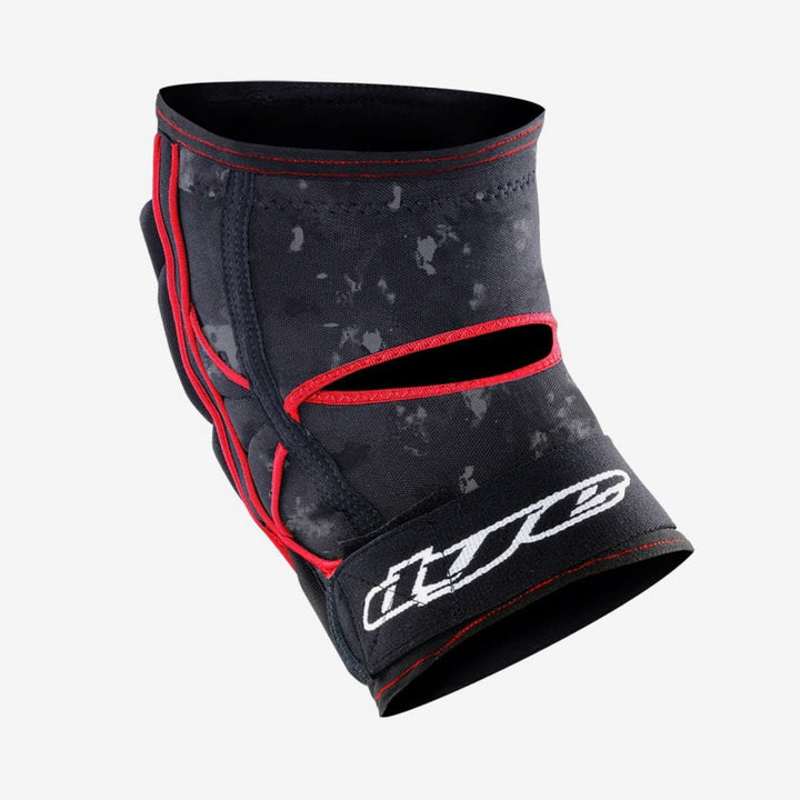Dye Performance Knieschoner schwarz/rot - Weekend-Warrior.Shop